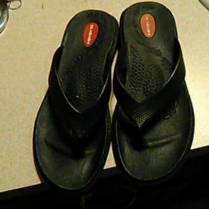 Donated to Goodwill!!  Okabashi flip flops